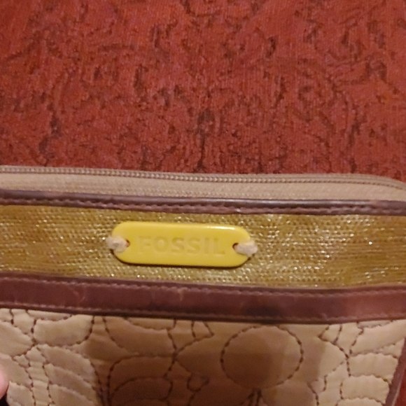 Fossil Key-Per Quilted Wristlet - Picture 1 of 3